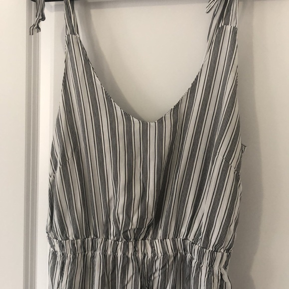 La Vie en Rosé aqua Jump suit - Picture 2 of 5